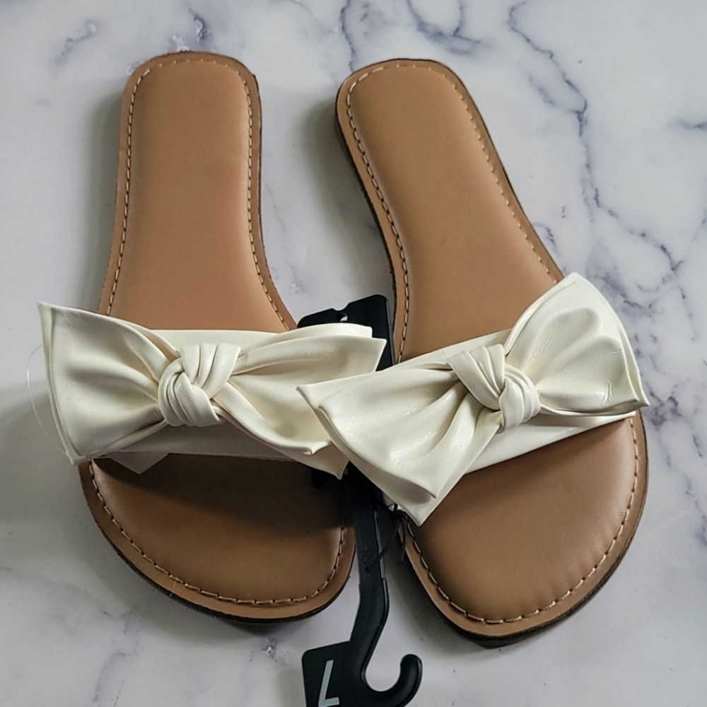 Woman's Flat Bow Sandals Faux Leather